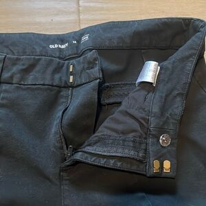 Old Navy Size 14 Black High Rise Pixie Split Hem Pants